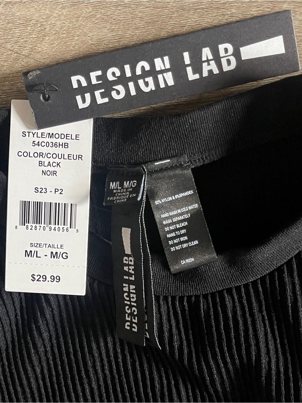 Design Lab Pleated Mock Neck Compression Tank M/L - Picture 5 of 6